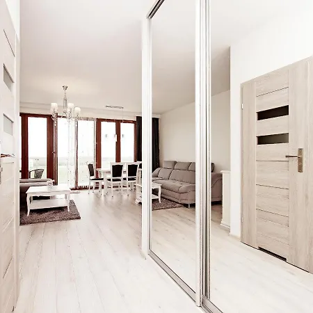 Apartament Shiraz Park Apartment *