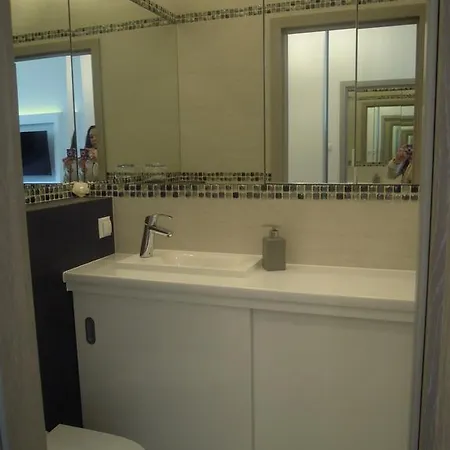 Apartament Shiraz Park *